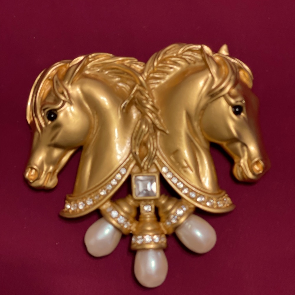1994 Hearts in Tandem Elizabeth Taylor Avon Horse Pin